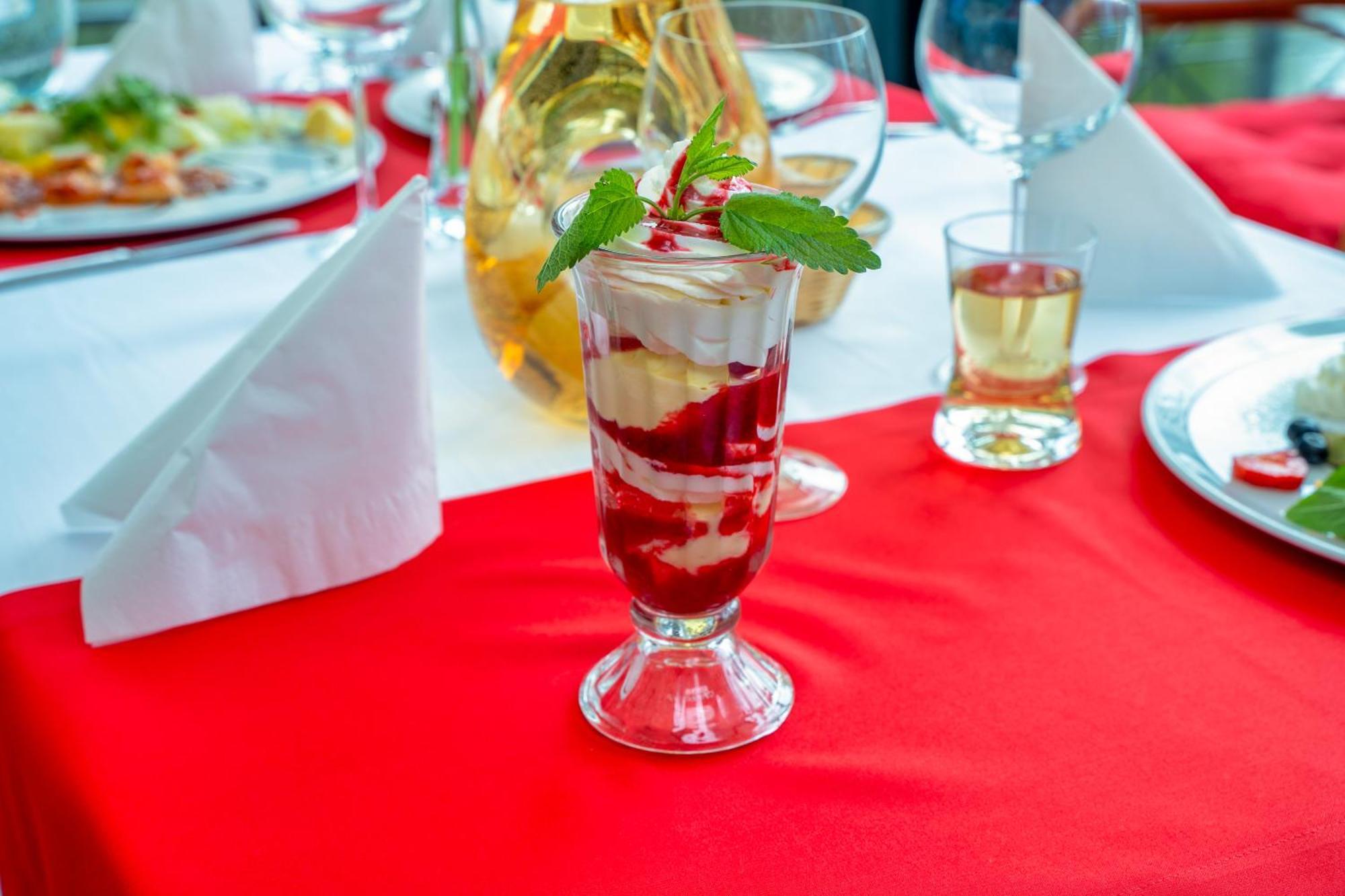 Hotel Nad Pisa Pisz Kültér fotó